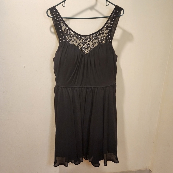 City Triangles black sleeveless midi dress size 16 - Picture 3 of 11